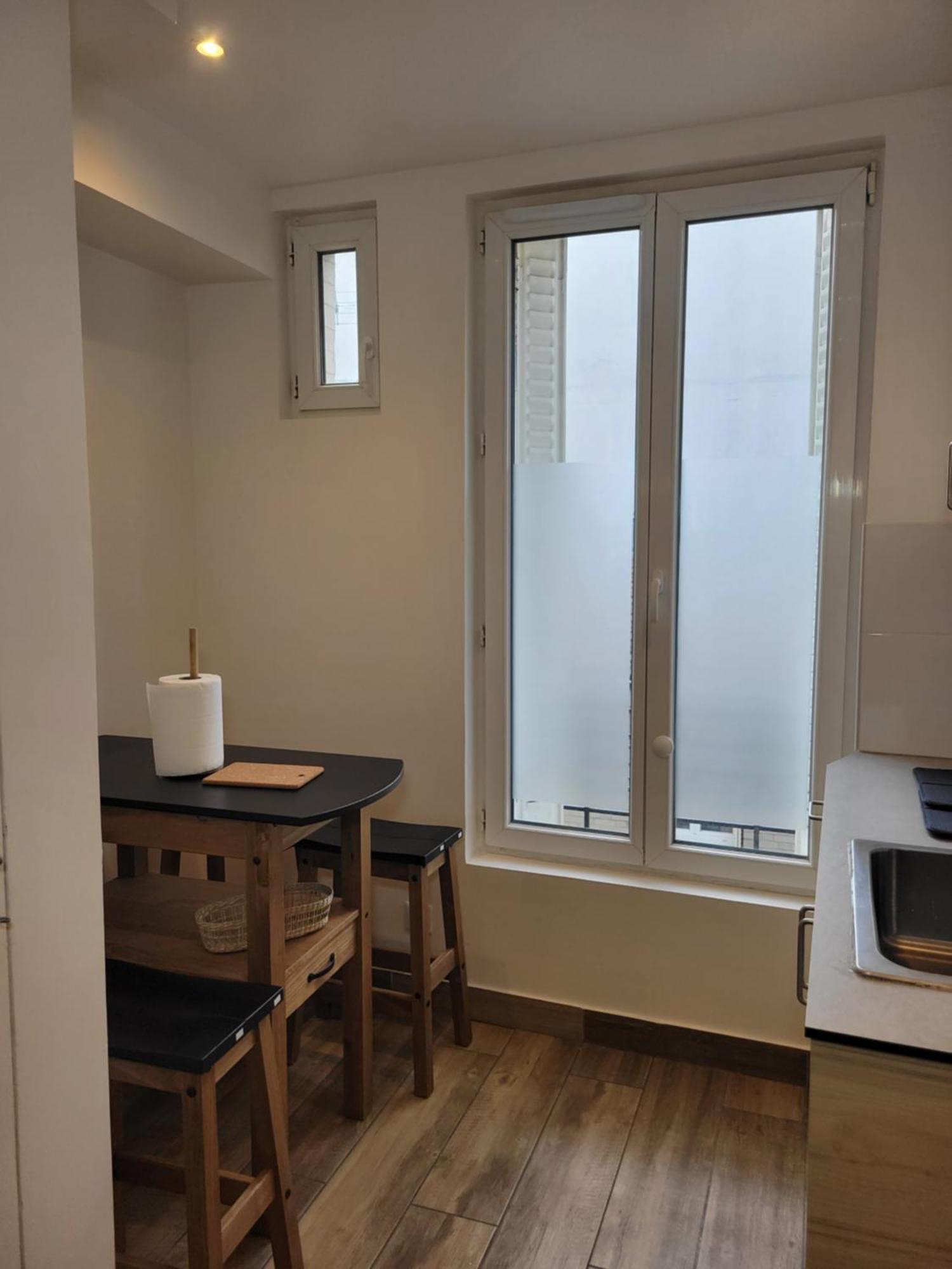 Amazing Apartment A Stone'S Throw From The City Of Lights - Paris Clichy Buitenkant foto