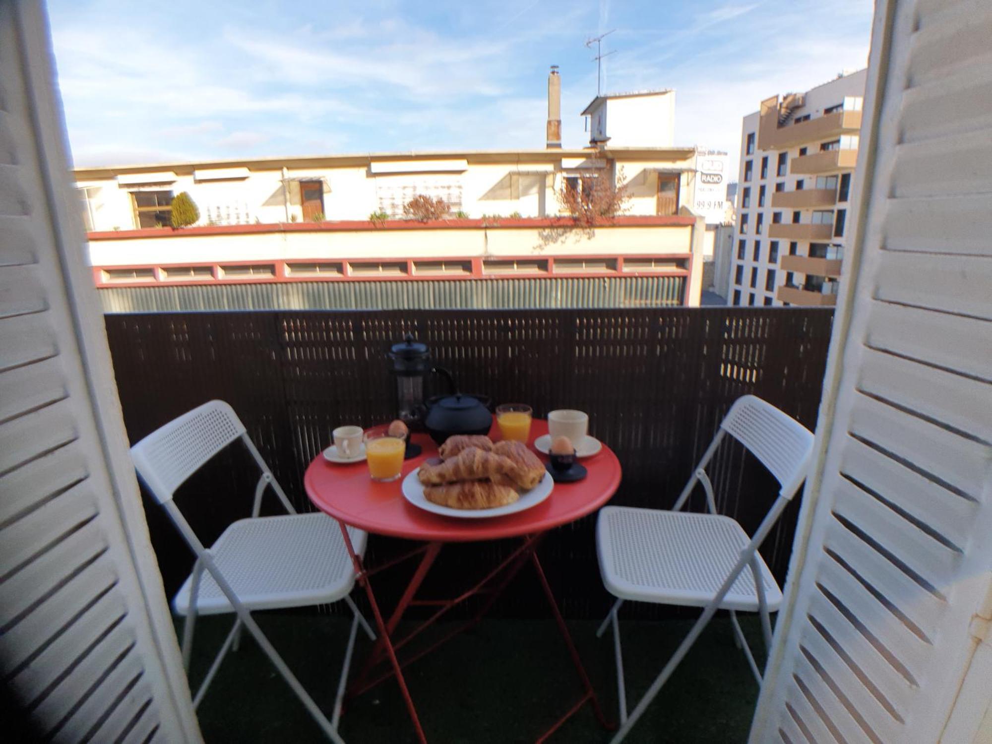 Amazing Apartment A Stone'S Throw From The City Of Lights - Paris Clichy Buitenkant foto