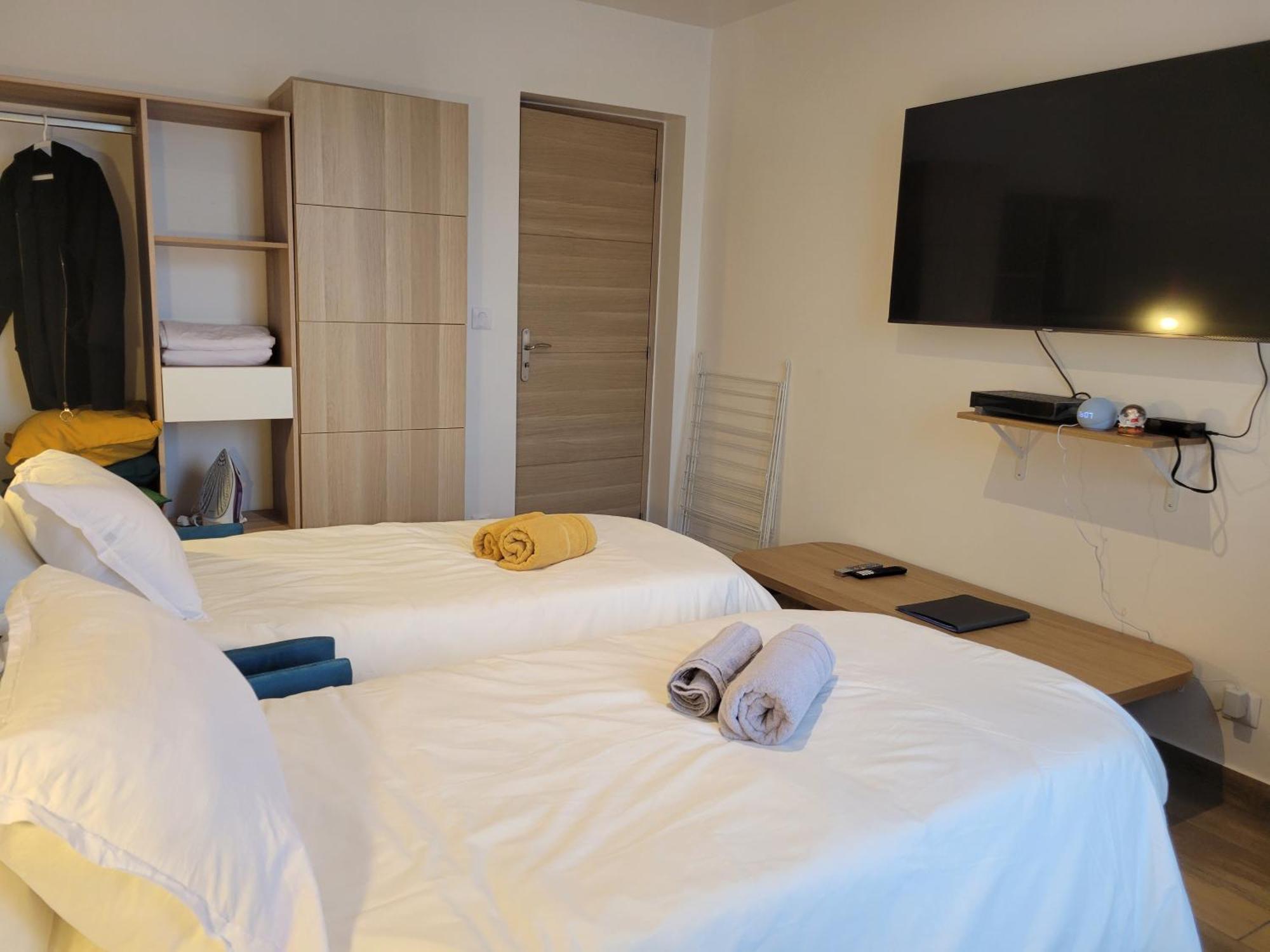 Amazing Apartment A Stone'S Throw From The City Of Lights - Paris Clichy Buitenkant foto